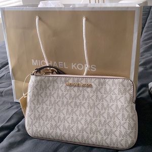 Brand: Mk, Color: white and pink